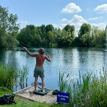 Luxury Kingfisher Lodge, Isis Lake, Within The Cotswold Waterpark Сайърънсестър Екстериор снимка