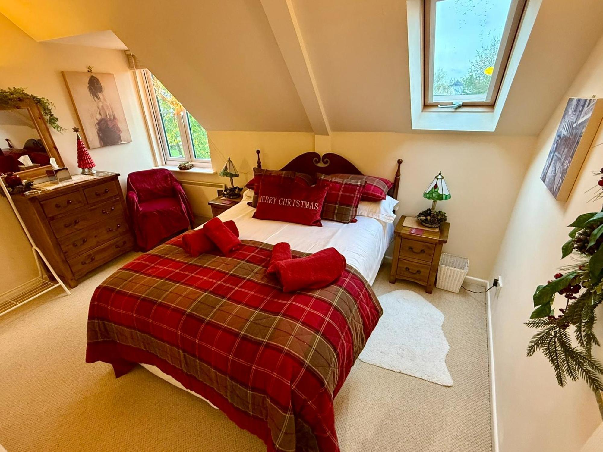 Luxury Kingfisher Lodge, Isis Lake, Within The Cotswold Waterpark Сайърънсестър Екстериор снимка