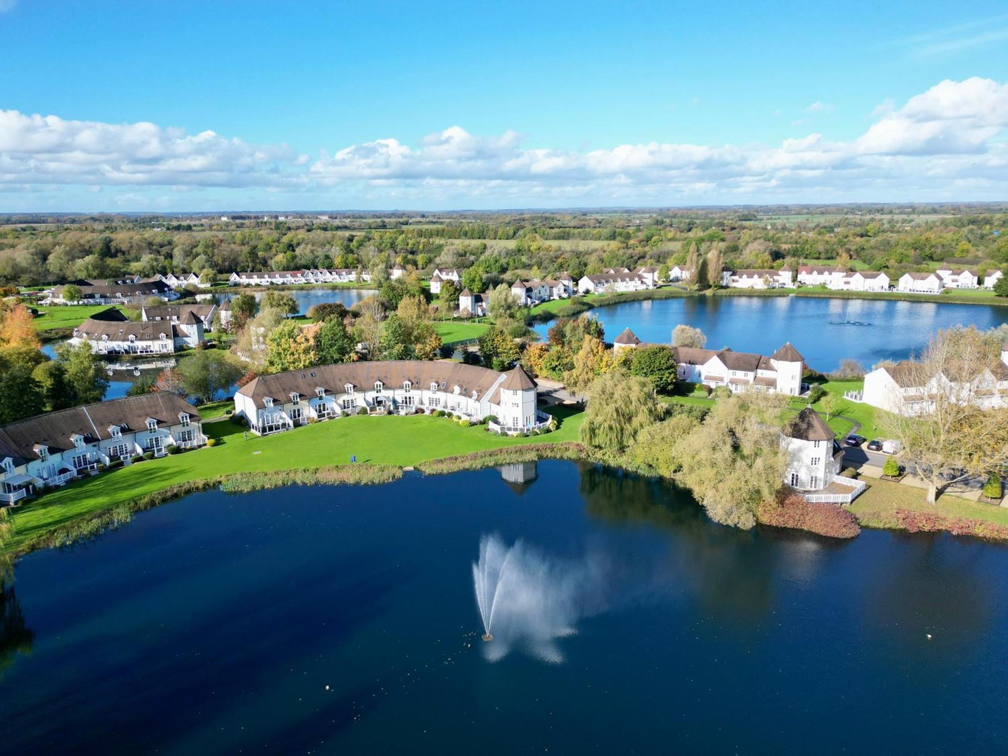 Luxury Kingfisher Lodge, Isis Lake, Within The Cotswold Waterpark Сайърънсестър Екстериор снимка
