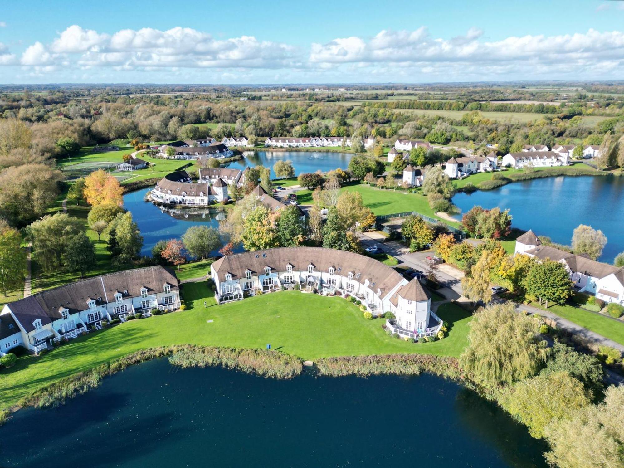 Luxury Kingfisher Lodge, Isis Lake, Within The Cotswold Waterpark Сайърънсестър Екстериор снимка