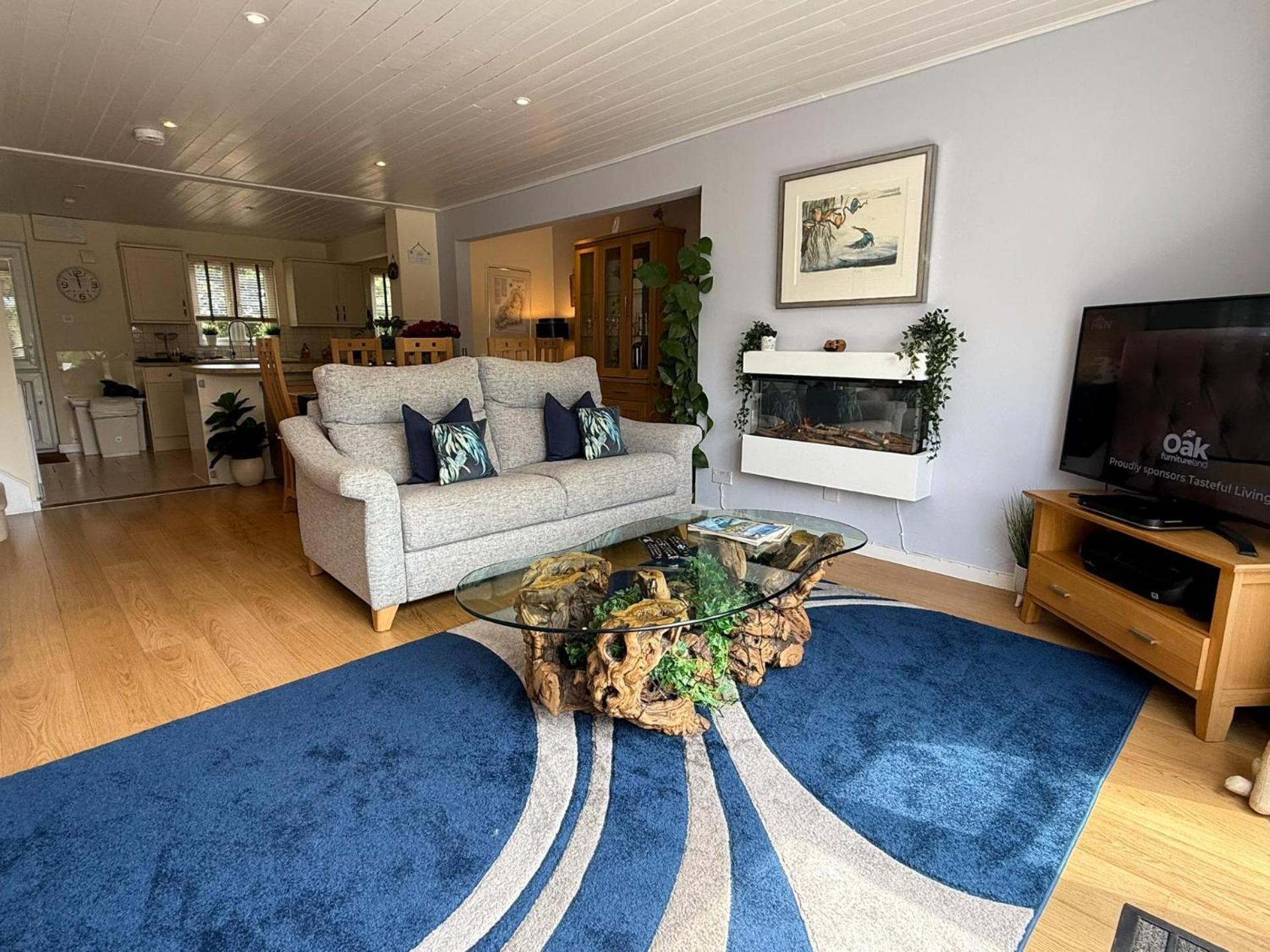 Luxury Kingfisher Lodge, Isis Lake, Within The Cotswold Waterpark Сайърънсестър Екстериор снимка
