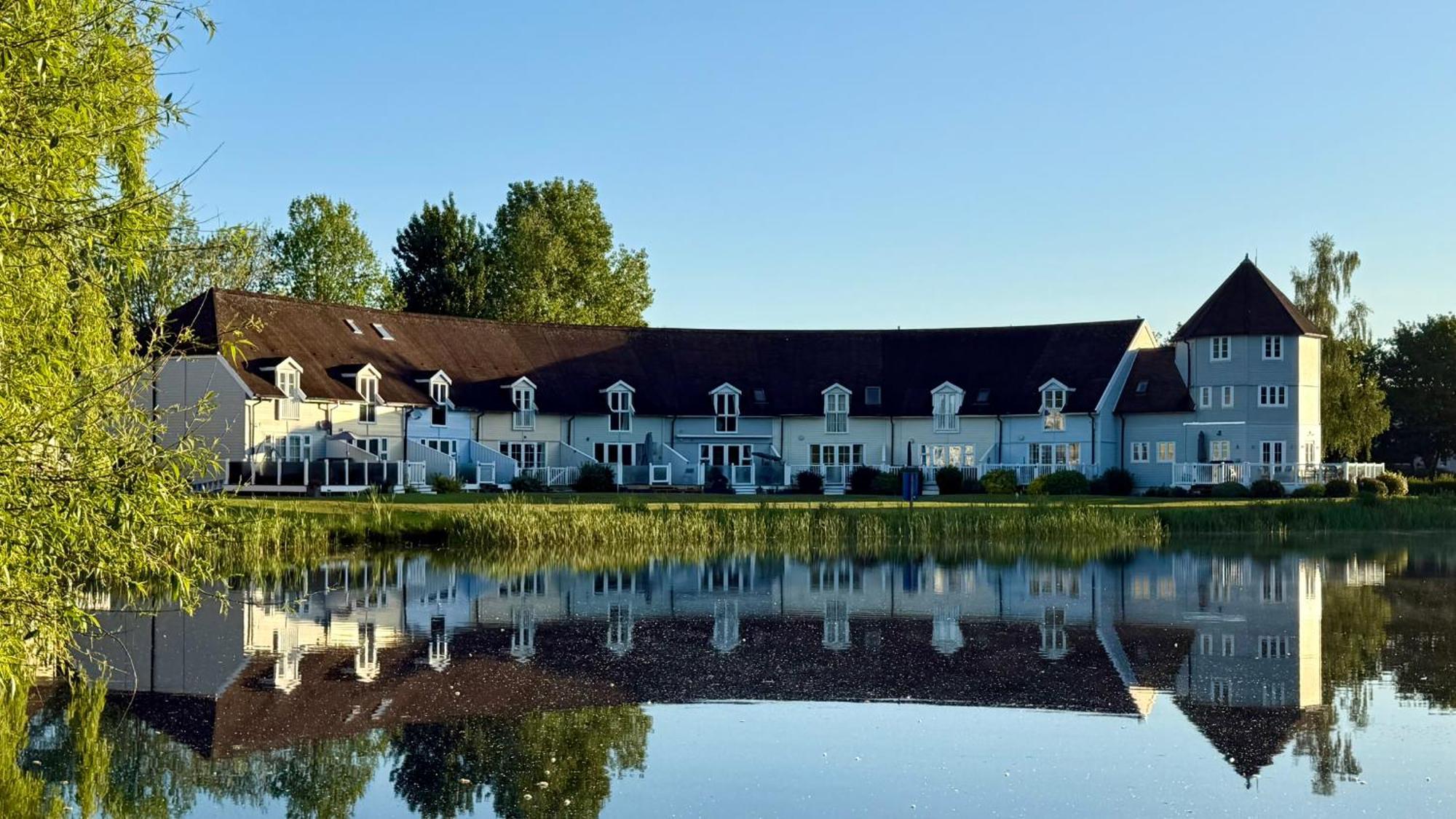 Luxury Kingfisher Lodge, Isis Lake, Within The Cotswold Waterpark Сайърънсестър Екстериор снимка
