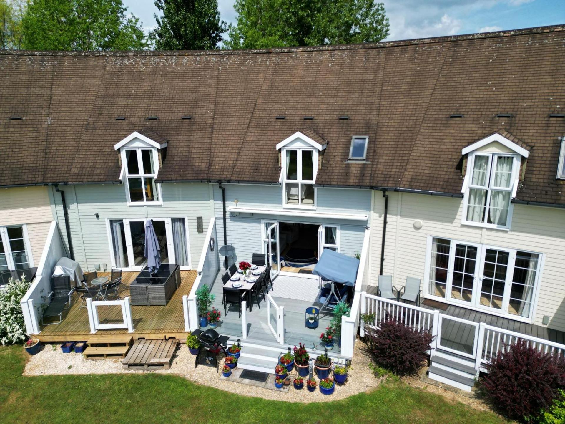 Luxury Kingfisher Lodge, Isis Lake, Within The Cotswold Waterpark Сайърънсестър Екстериор снимка
